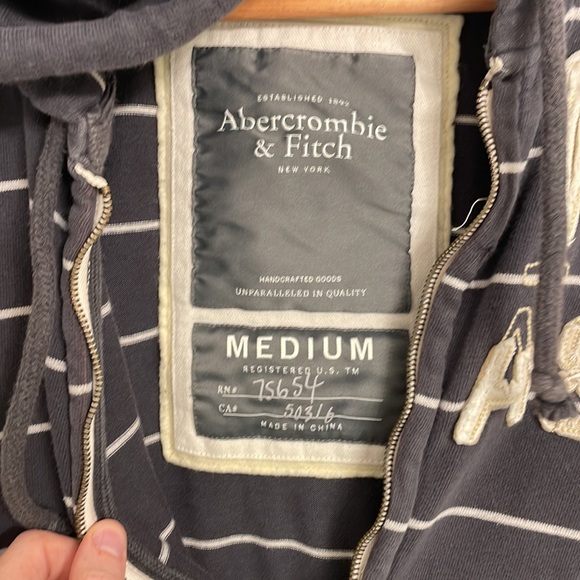 A&F men’s zip hoodie, grey stripes, size medium - Picture 3 of 4